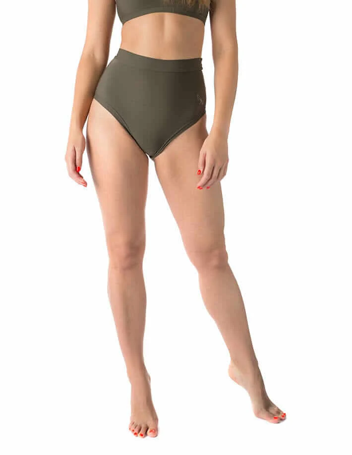 Scrunch Bum Pole Shorts, High Waist Fit – Lola - Image 29
